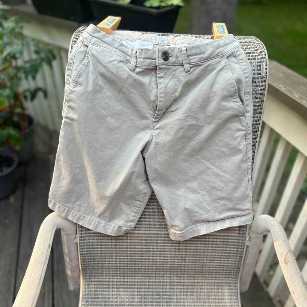 Gap Men's Essential Khaki Shorts 10" Inseam Size 29